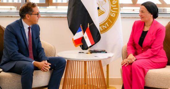وزيرة البيئة تناقش مع المندوب الوزارى للبحر المتوسط التعاون الإقليمى