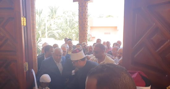 وزير الأوقاف يفتتح مسجد الدكتور محمود مدنى بقرية الراشدة بالوادى الجديد 