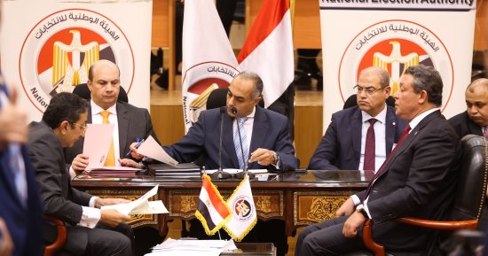 حازم عمر يتقدم بأوراق ترشحه للرئاسة للهيئة الوطنية للانتخابات..صور