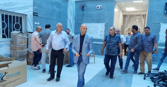 حياة كريمة بالشرقية.. وكيل "الصحة" يتابع فرش وتجهيز المجمع الطبى بسعود