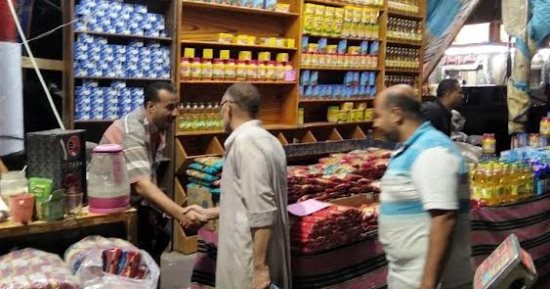محافظ سوهاج يتابع موقف تطبيق مبادرة خفض السلع الأساسية