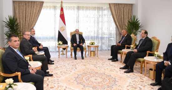 الرئيس السيسى يستقبل وزير خارجية تركيا بحضور سامح شكرى واللواء عباس كامل لدفع مسار العلاقات بين البلدين والانتقال لمرحلة جديدة.. ويؤكد الأهمية القصوى لإنهاء وطأة المعاناة الإنسانية للشعب الفلسطينى فى قطاع غزة