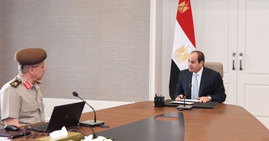 الرئيس السيسى يجتمع برئيس الهيئة الهندسية للقوات المسلحة