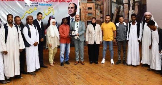 محافظ أسوان: تنظيم زيارات للمشروعات القومية والسياحية