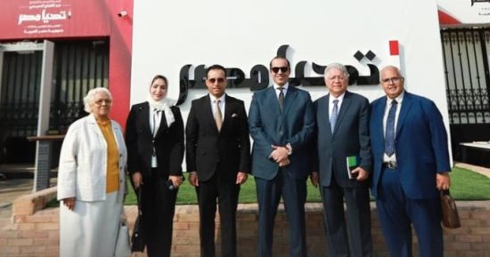 الحملة الرسمية للمرشح الرئاسى عبدالفتاح السيسي تستقبل وفدا من خبراء التعليم