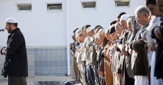 الجزائر تقيم صلاة الاستسقاء بمساجدها بسبب تأخر نزول المطر