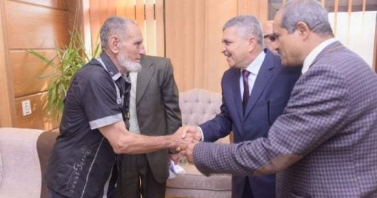 رقيب صاعقة أحمد إبراهيم البدرى يحكى ذكرياته مع زملائه خلال حرب 73.. منعوا وصول العدو للإسماعيلية.. نصبوا أكمنة تصدت لـ3 لواءات من الجيش الإسرائيلى.. حصل على نوط الشجاعة من السادات وكرمه الرئيس السيسى