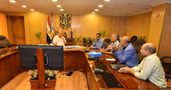محافظ أسيوط يبحث دعم تنفيذ مشروع الحفاظ على النحل المصرى "الفرعونى"