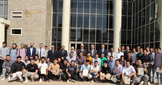 رئيس جامعة المنوفية يكرم المتدربين بمركز إبداع مصر الرقمية 