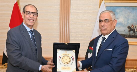 النائب العام يستقبل رئيس هيئة النيابة الإدارية لتهنئته بالمنصب الجديد