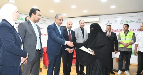 9.2 مليون جنيه دعما ماليا لتنمية المشروعات الحرفية الصغيرة بالفيوم.. صور