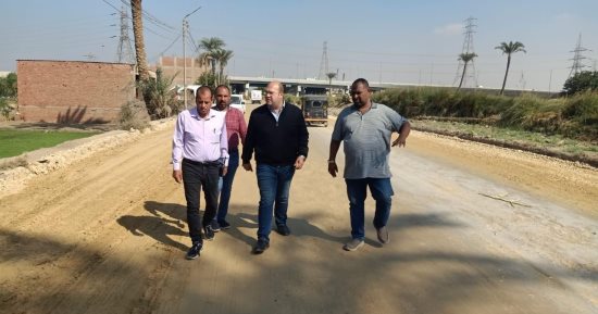 نائب محافظ الجيزة يتفقد مشروعات الخطة الاستثمارية للرصف بمدينة البدرشين