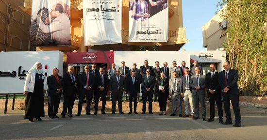 الحملة الرسمية للمرشح الرئاسي عبد الفتاح السيسي تستقبل وفدا من النقابة العامة للبنوك والتأمينات