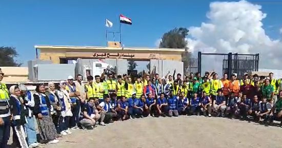 عضو التحالف الوطنى: نجحنا فى جمع ما يزيد من 100 شاحنة مساعدات لأهالى غزة
