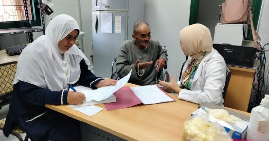 صحة كفر الشيخ: قافلة طبية تقدم خدماتها لـ905 مرضى بقرية العاقولة بمركز الرياض