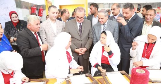 مدارس وأقسام جديدة بالتعليم الفني تؤهل الطلاب والطالبات لسوق العمل فى كفر الشيخ.. السجاد وتربية الأسماك والتعدين الأبرز.. تتناسب مع خطة الدولة بشأن المشروعات الصغيرة.. وطلاب: مستقبلها مضمون.. صور