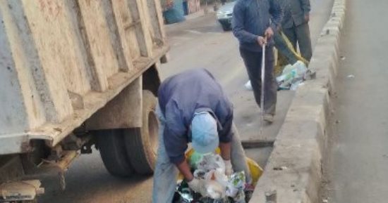 رصف الشوارع بالإنترلوك وحملات نظافة بمدن ومراكز الشرقية 