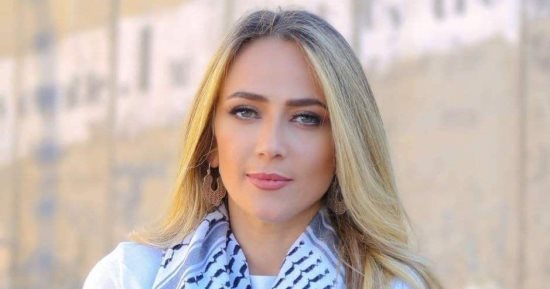 تضامن الجمهور ونجوم الفن مع الفنانة الفلسطينية دلال أبو آمنة بعد اعتقالها