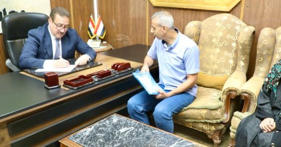 محافظ المنوفية يأمر بصرف مساعدات مالية وسلع غذائية لعدة حالات إنسانية 