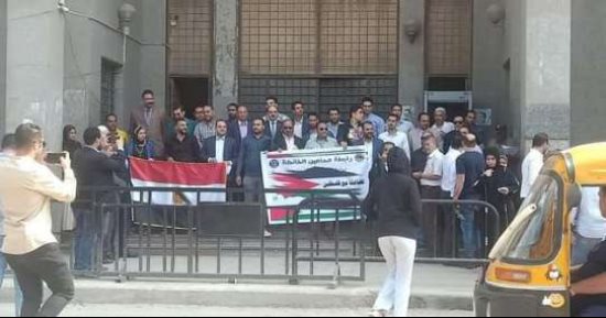 محامو الخانكة والخصوص ينظمون وقفة تضامنية مع الأشقاء الفلسطينيين.. صور