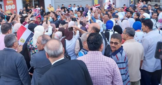المئات من أهالى طنطا ينظمون وقفة تضامنا مع الشعب الفلسطينى.. صور