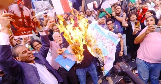 نقابة الصحفيين تكشف جرائم الاحتلال الإسرائيلى فى غزة بحضور السفير الفلسطينى.. دياب اللوح: نرفض التهجير والتفريط بأرضنا ومصر لم تغلق معبر رفح من 2018.. ويوجه الشكر للرئيس السيسى: دور القاهرة دائما تاريخى..صور