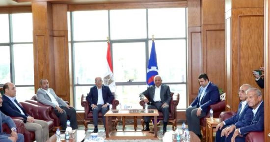 وزير التعليم يفتتح عددا من المدارس فى السويس ويتابع انتظام الدراسة