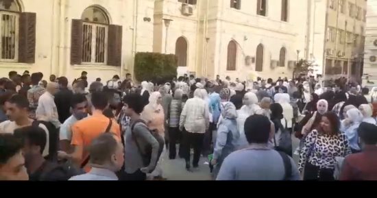 وقفه لطلاب كلية التربية النوعية بالمنوفية لتأييد موقف مصر الداعم للفلسطينيين