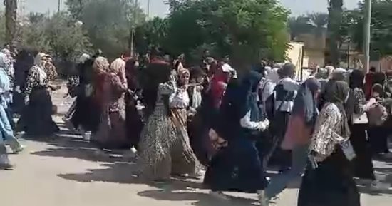 طلاب طب بيطرى جامعة المنيا ينظمون وقفة لتأييد موقف مصر الداعم للفلسطينيين