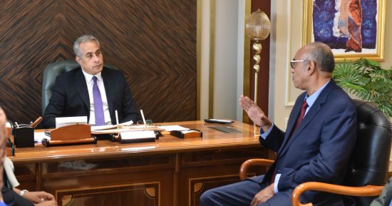 وزير العمل يلتقى القنصل العام الجديد فى جدة