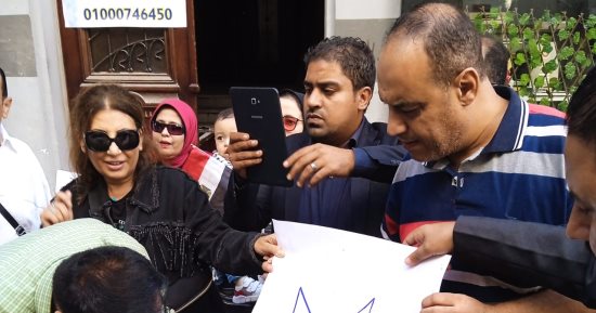 وقفة رمزية لأعضاء الصحفيين بالإسكندرية تضامنا مع غزة ودعما الدولة المصرية
