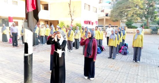 طلاب المدارس يرتدون وشاح فلسطين تضامنا مع أرواح شهداء غزة.. صور 