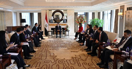 مصطفى مدبولى يلتقى رئيس الوكالة الصينية للتعاون الإنمائى الدولى "سيدكا"