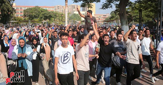 بدء تجمع طلاب جامعة عين شمس للتنديد بوحشية الاحتلال الإسرائيلى 