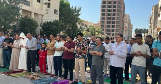 خطيب مسجد الحصري: علينا أن نقف جميعا خلف قائدنا لدعم القضية الفلسطينية