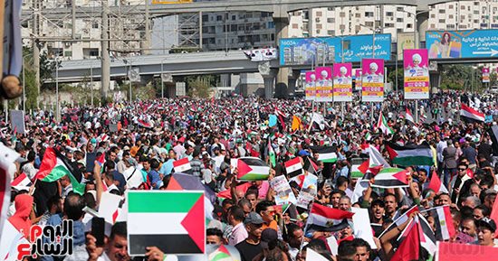 تزايد أعداد المواطنين المتوافدين على المنصة فى جمعة تحيا مصر لدعم فلسطين