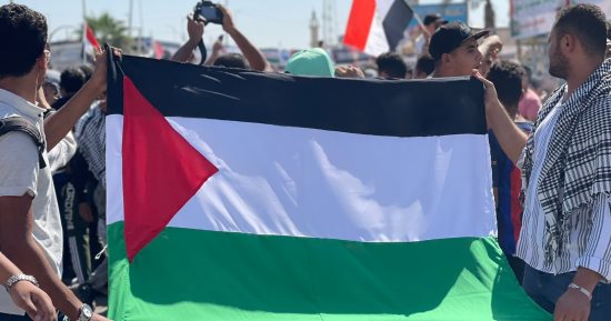 فلسطينيون يشاركون بمسيرة فى ميدان الحصرى: "شعب مصر روحنا وإحنا روحه"