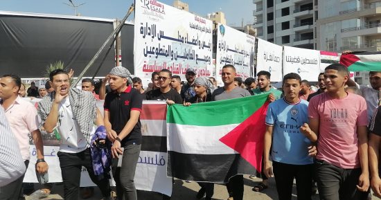 جمعة تحيا مصر.. هتافات ضد "نتنياهو" أمام المنصة تنديدًا بجرائم الاحتلال الإسرائيلى 