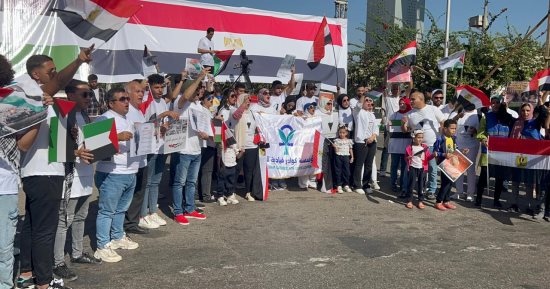 وصول مسيرات للمشاركة فى جمعة تحيا مصر أمام المنصة