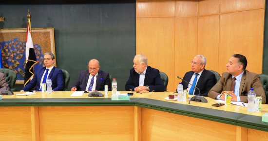 نقيب الأطباء: تلقينا مئات الطلبات من الأعضاء لعلاج الجرحى من الفلسطينيين