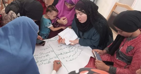 "حياة كريمة مش بس مشروعات".. تدريب سيدات قرى المبادرة ببنى سويف على الشمول المالى والتخطيط لإعداد وتنفيذ المشروعات الصغيرة.. ومقررة فرع القومى للمرأة: ننفذ تدريبات التثقيف المالى لتمكين السيدات اقتصاديًا.. صور