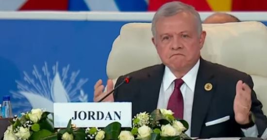 الملك عبد الله: الاعتداء على الكوادر الطبية فى المستشفى الميدانى جريمة بشعة