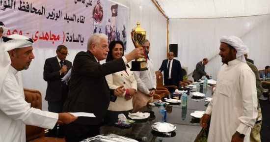محافظ جنوب سيناء يشهد ختام سباقات الهجن ويشارك في تسليم الجوائز للفائزين 