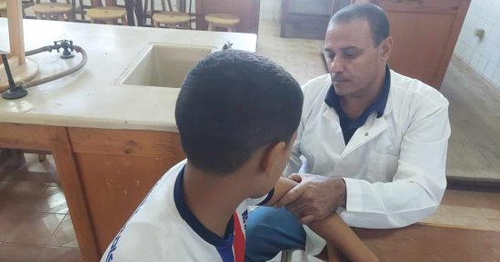 تطعيم 300 ألف طالب ضد الالتهاب السحائي والتطعيم الثنائي بمدارس المنيا