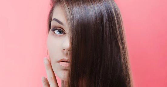 ماذا يجب أن تفعلى لحماية شعرك خلال فترة الخريف؟