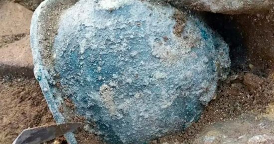 العثور على خوذة قديمة لأحد الجنود اليونانيين فى إيطاليا