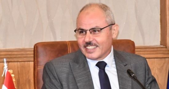 رئيس جامعة القناة يطالب الباحثين بالمشاركة في المبادرة المشروعات الخضراء