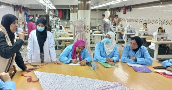 وزارة العمل: تدريب فتيات بورسعيد على مهنة الخياطة بمركز التدريب المهني 