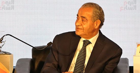 وزير التموين يلزم الشركات المنتجة بوضع حد أقصى لسعر السلع الاستراتيجية