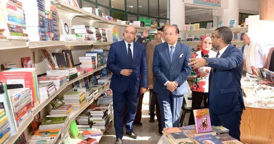 انطلاق معرض الكتاب الثانى عشر فى جامعة المنصورة.. صور